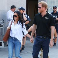 00-promo-image-prince-harry-and-meghan-markle-holding-hands